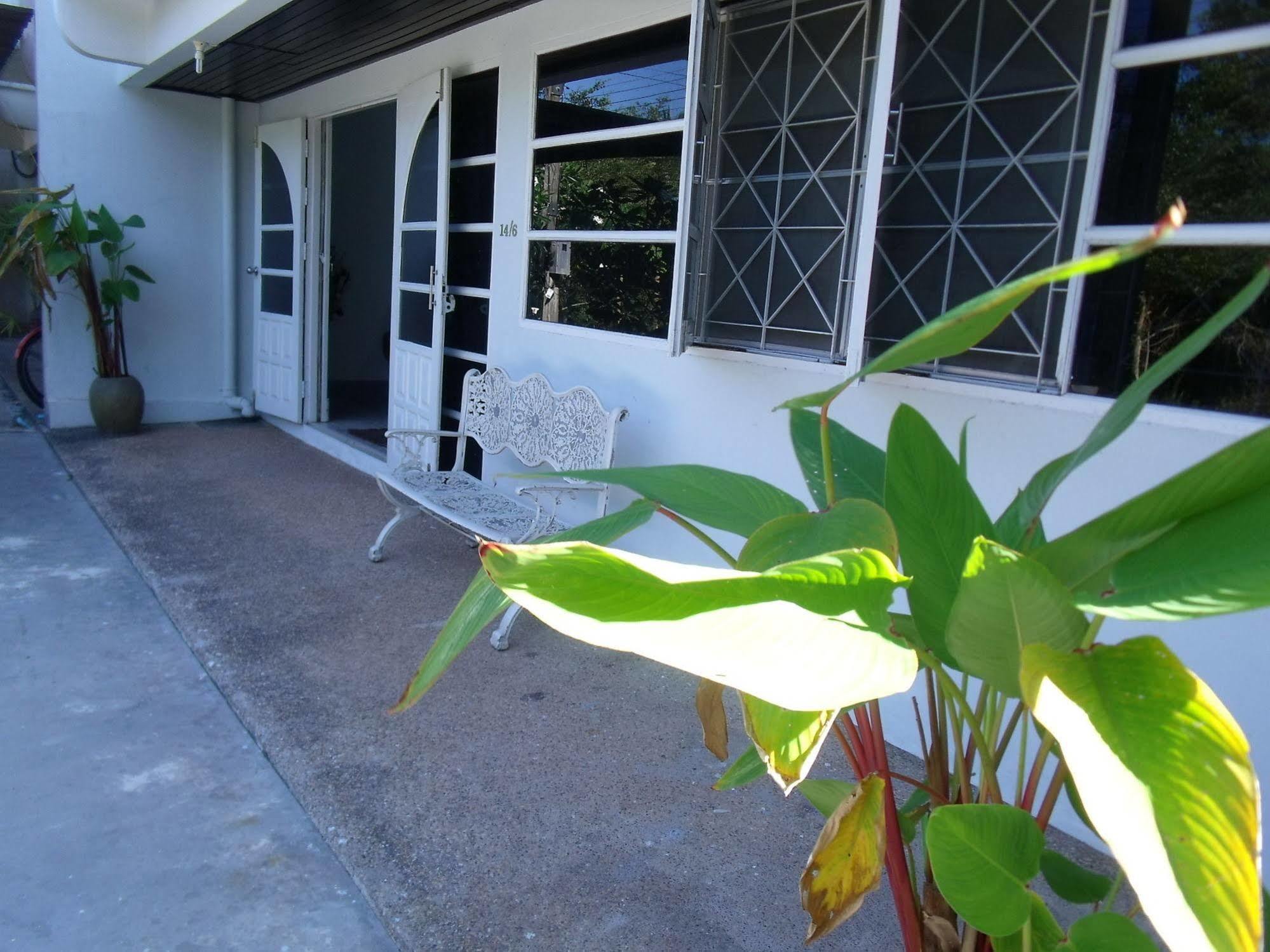 Albatross Guesthouse @ Thungwualaen Beach Pathiu Exterior photo