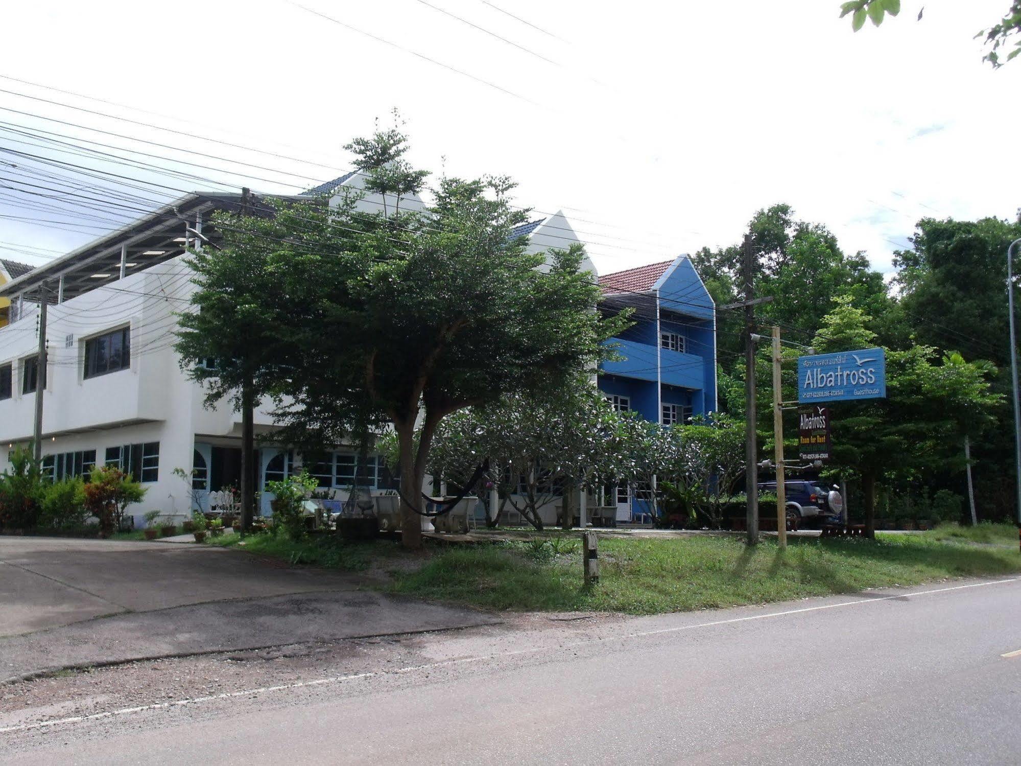 Albatross Guesthouse @ Thungwualaen Beach Pathiu Exterior photo